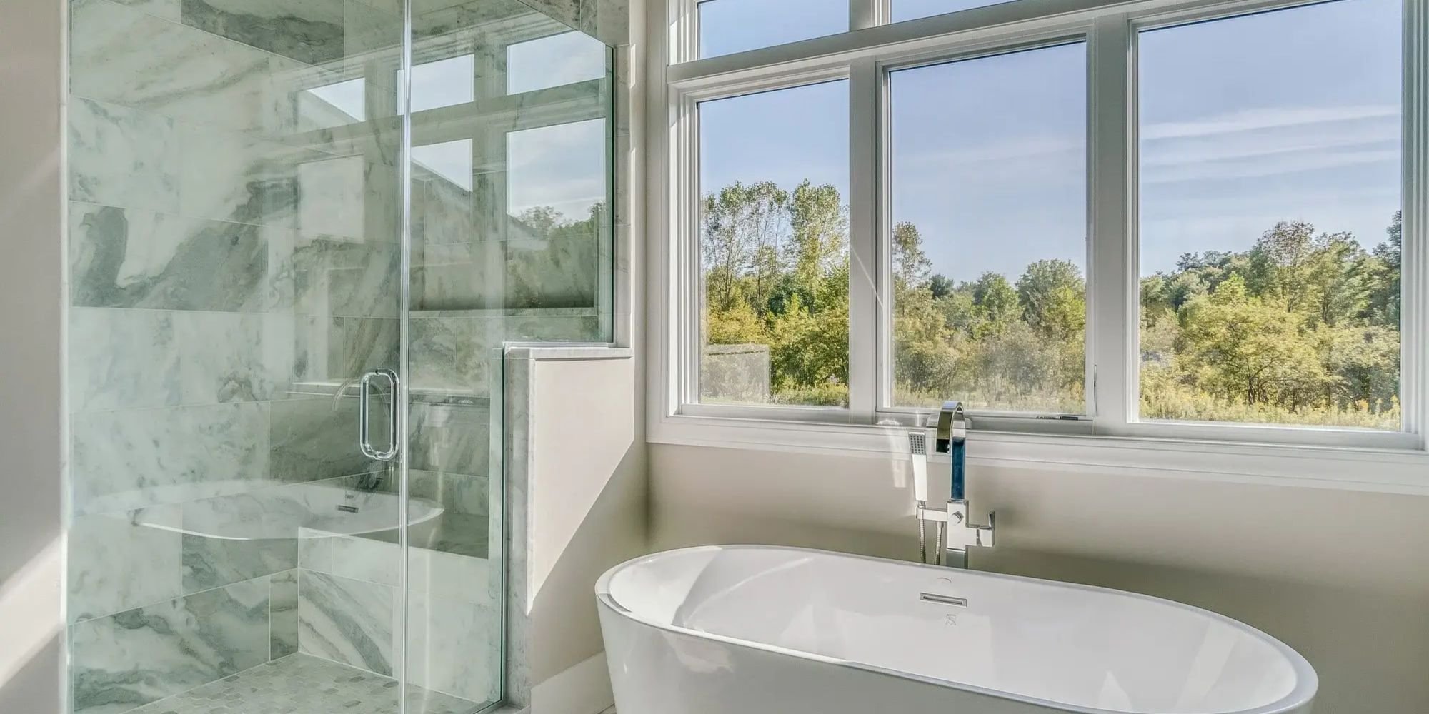 Luxury bathroom remodel with soaking tub - Marshall Homes Utah Custom Home builder and remodeler